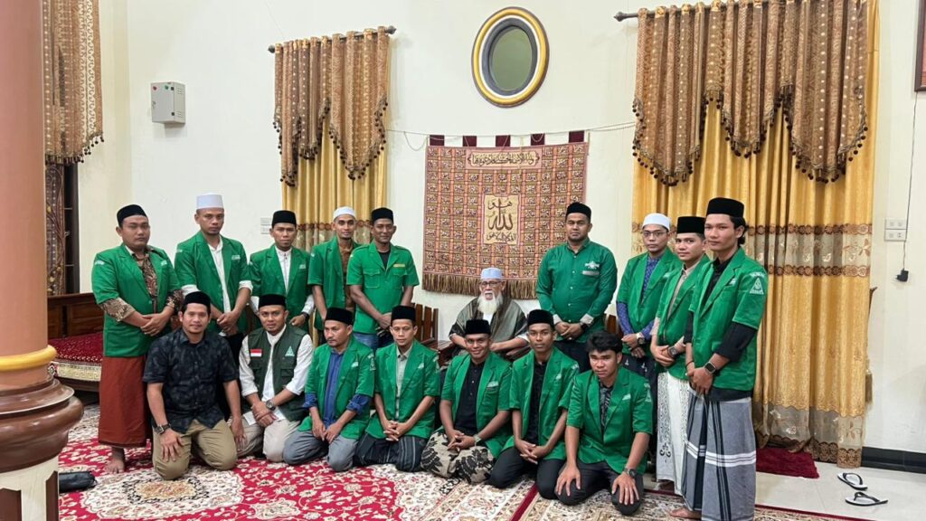 Suasana silaturahmi pengurus GP Ansor Pidie Jaya bersama Waled NU Samalanga