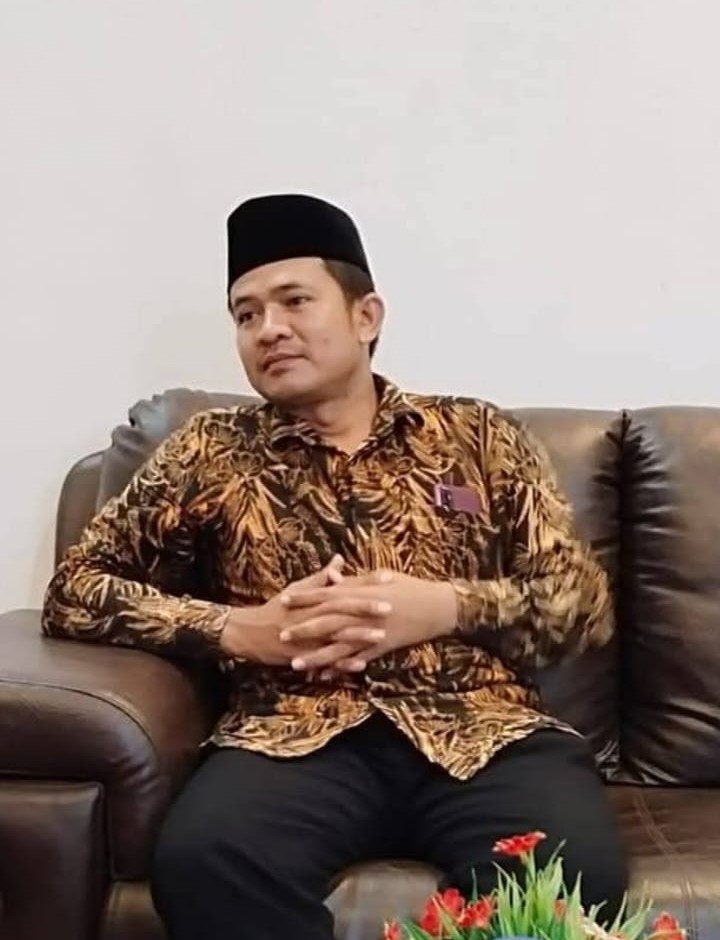 Dr. Tgk. Husni Kasem, S.HI., M.A