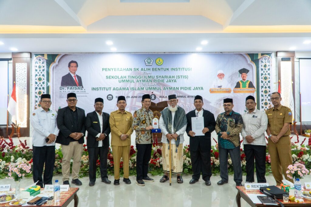 Penyerahan SK Alih Bentuk STIS Menjadi IAI Ummul Ayman