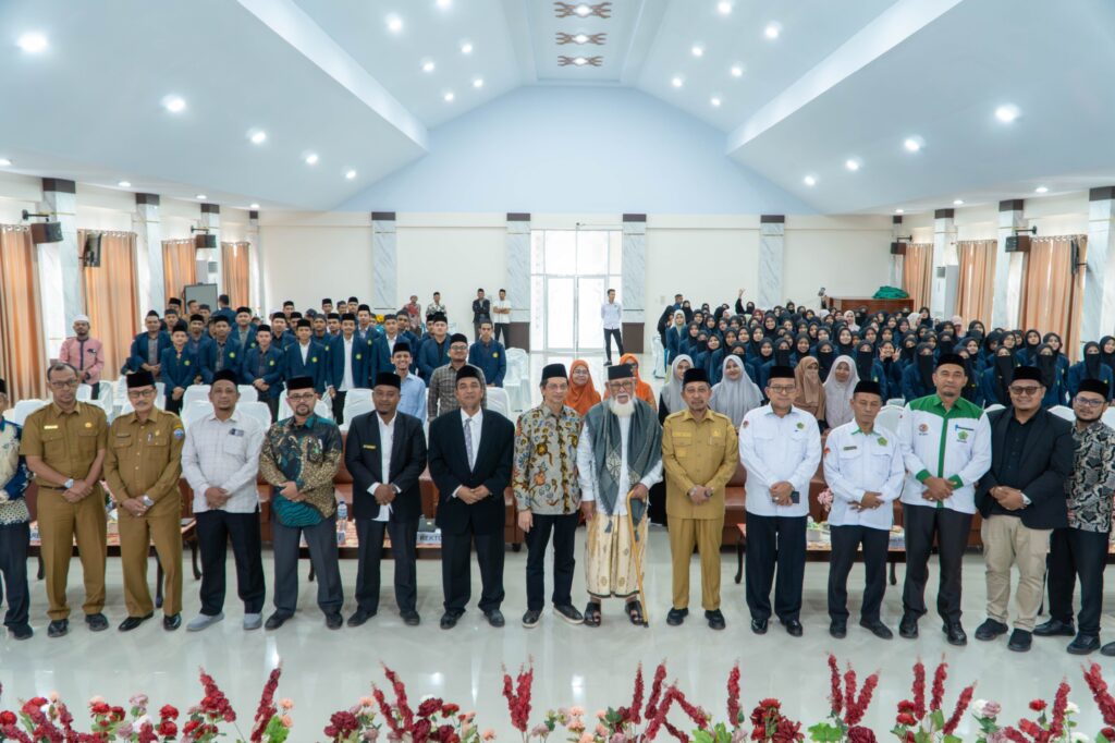 Undangan dan Mahasiswa IAI Ummul Ayman